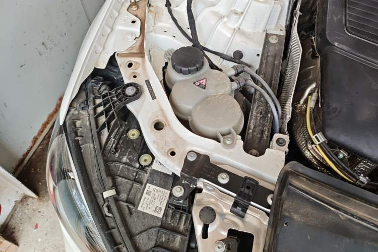 Used Mercedes-Benz C-Class 2025 C 260 L Sport Edition Engine Bay Right