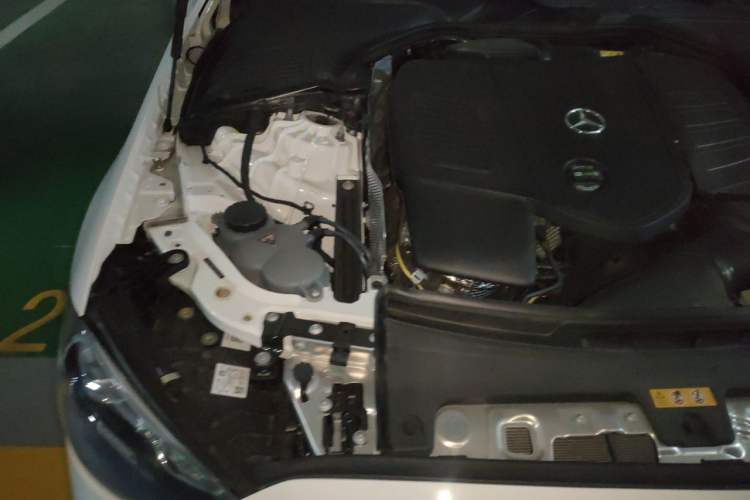 Used Mercedes-Benz C-Class 2025 Refresh C 200 L Sport Edition Engine Bay Right