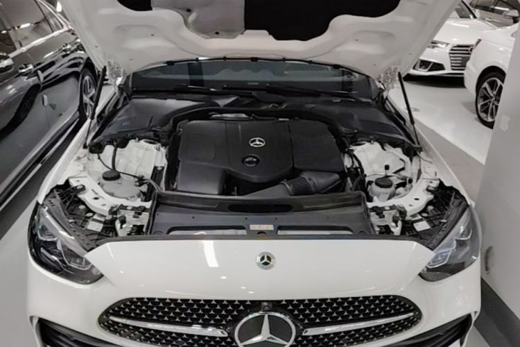 Used Mercedes-Benz C-Class 2025 Refresh C 260 L Night Edition Sports Version Engine Bay