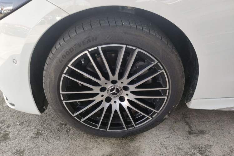 Used Mercedes-Benz C-Class 2025 Refresh C 200 L Sport Edition Exterior 4