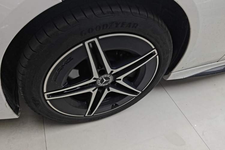 Used Mercedes-Benz C-Class 2025 C 260 L Obsidian Night Sport Edition Exterior 4