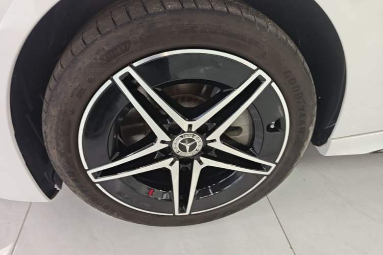 Used Mercedes-Benz C-Class 2025 C 260 L Obsidian Night Sport Edition Exterior 4