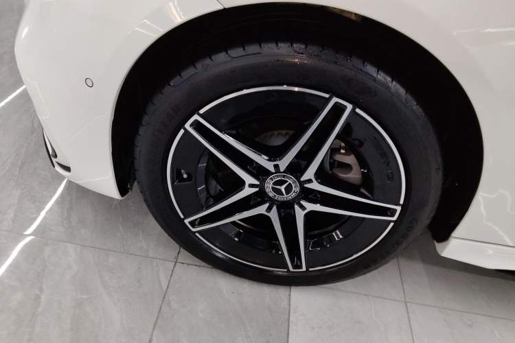 Used Mercedes-Benz C-Class 2025 C 260 L Obsidian Night Sport Edition Exterior 4