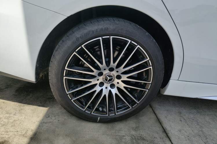 Used Mercedes-Benz C-Class 2025 Refresh C 200 L Sport Edition Exterior 5