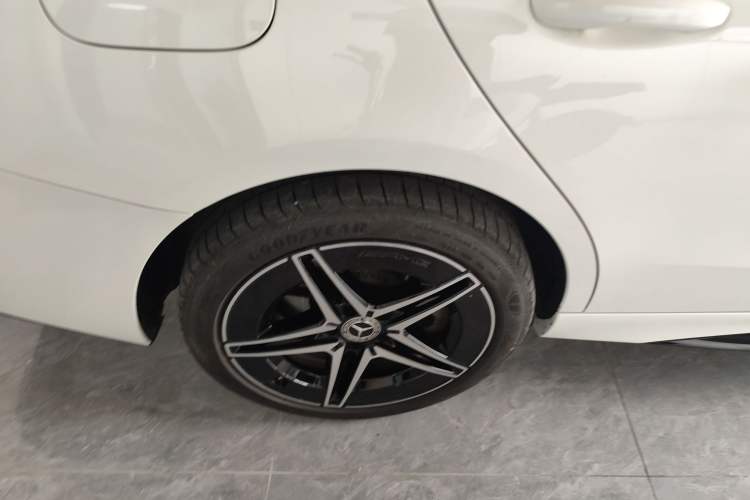 Used Mercedes-Benz C-Class 2025 C 260 L Obsidian Night Sport Edition Exterior 5