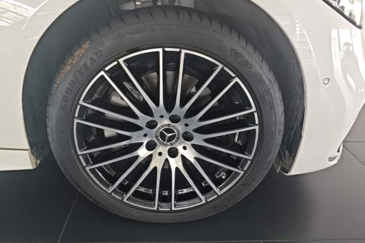 Used Mercedes-Benz C-Class 2025 C 260 L Sport Edition Exterior 5