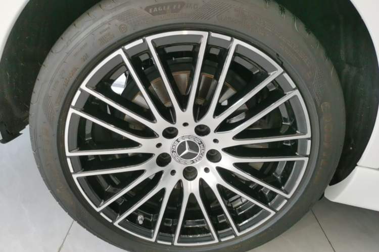 Used Mercedes-Benz C-Class 2025 Facelift C 260 L Sport Edition Exterior 5