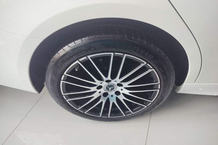 Used Mercedes-Benz C-Class 2025 C 260 L Sport Edition Exterior 5