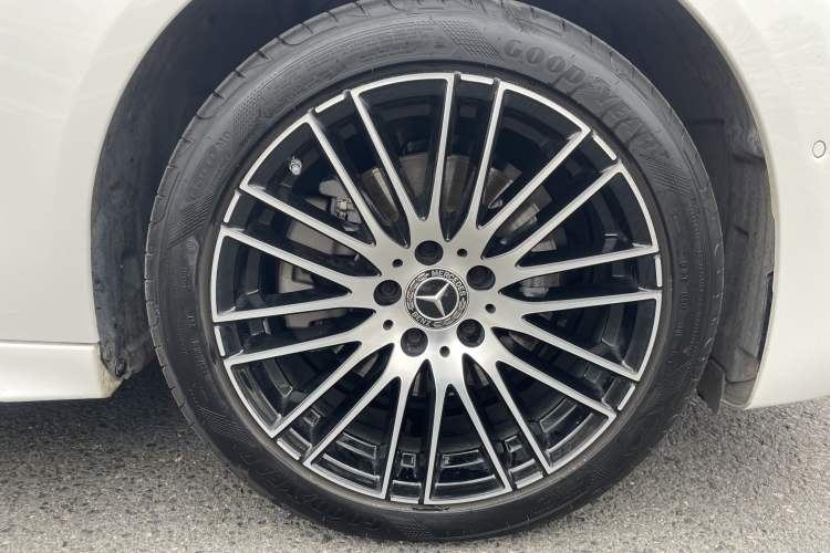 Used Mercedes-Benz C-Class 2025 Refresh C 200 L Sport Edition Exterior 6