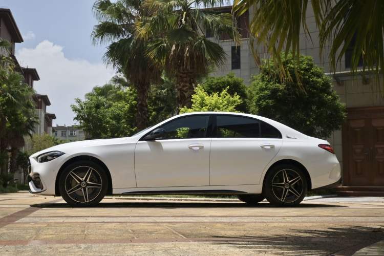Used Mercedes-Benz C-Class 2025 C 260 L Obsidian Night Sport Edition Exterior 7