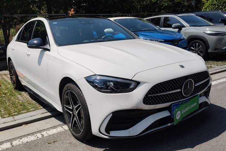 Used Mercedes-Benz C-Class 2025 C 260 L Obsidian Night Sport Edition Front Right 45 Deg