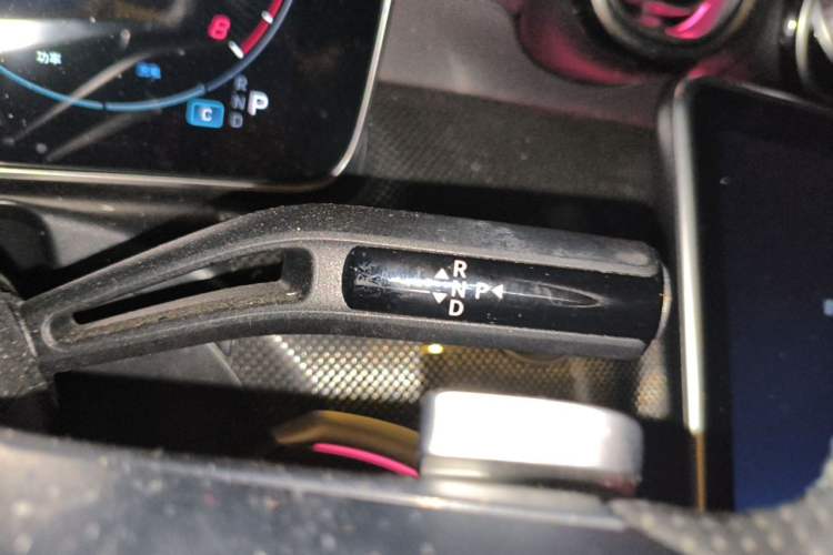 Used Mercedes-Benz C-Class 2025 C 260 L Sport Edition Gear Lever