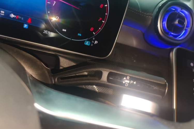 Used Mercedes-Benz C-Class 2025 Facelift C 260 L Sport Edition Gear Lever