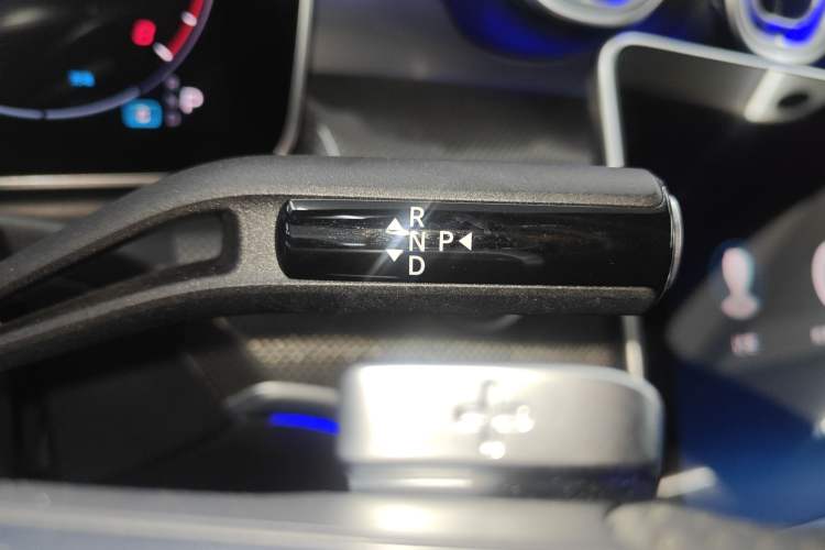 Used Mercedes-Benz C-Class 2025 C 260 L Sport Edition Gear Lever