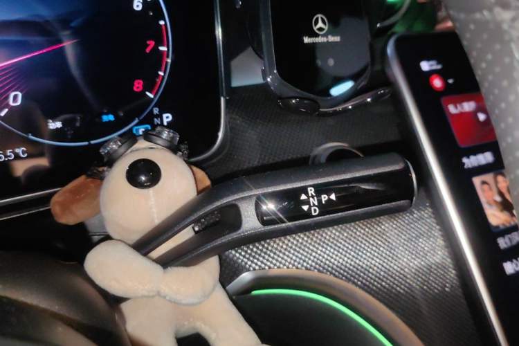 Used Mercedes-Benz C-Class 2025 C 260 L Sport Edition Gear Lever