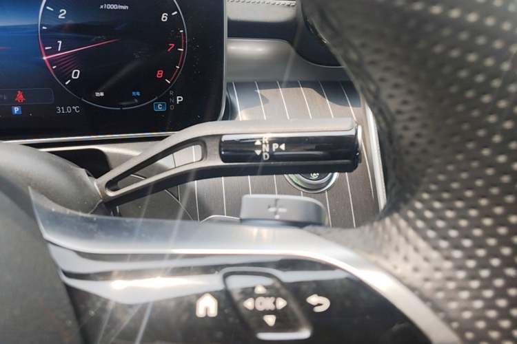 Used Mercedes-Benz C-Class 2025 C 260 L Obsidian Night Sport Edition Gear Lever