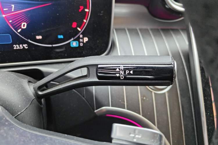 Used Mercedes-Benz C-Class 2025 C 260 L Obsidian Night Sport Edition Gear Lever