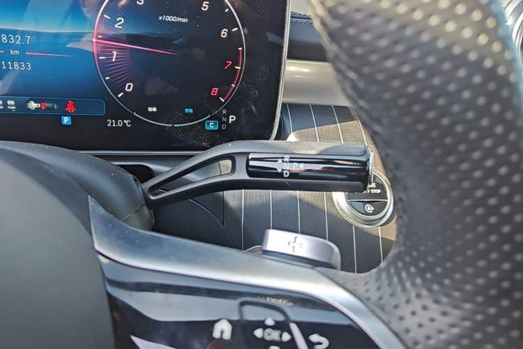 Used Mercedes-Benz C-Class 2025 C 260 L Obsidian Night Sport Edition Gear Lever
