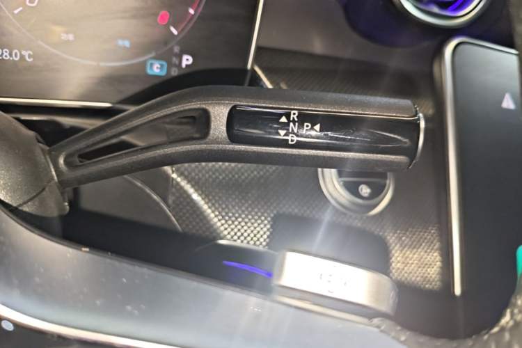 Used Mercedes-Benz C-Class 2025 Facelift C 260 L Sport Edition Gear Lever