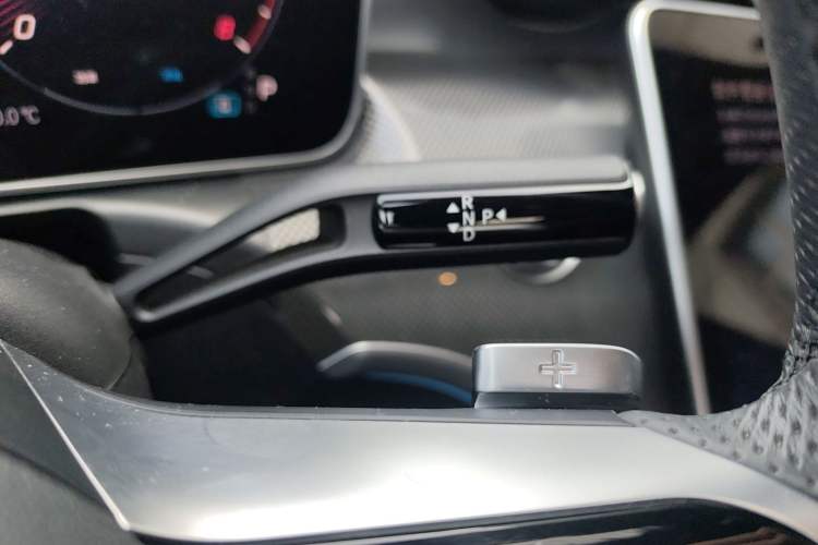 Used Mercedes-Benz C-Class 2025 C 260 L Sport Edition Gear Lever