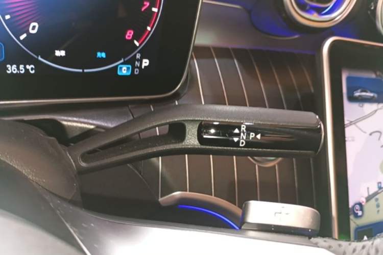 Used Mercedes-Benz C-Class 2025 C 260 L Obsidian Night Sport Edition Gear Lever