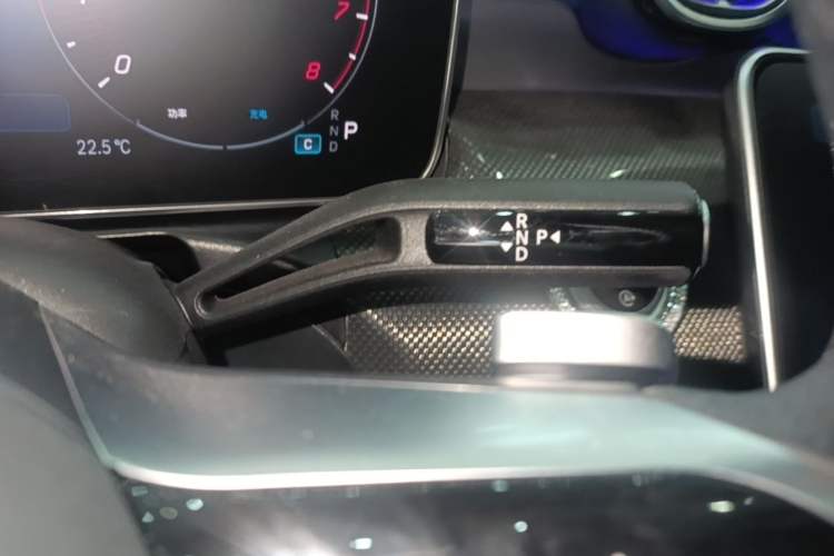 Used Mercedes-Benz C-Class 2025 Facelift C 260 L Sport Edition Gear Lever