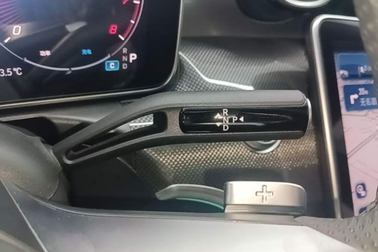 Used Mercedes-Benz C-Class 2025 Facelift C 260 L Sport Edition Gear Lever