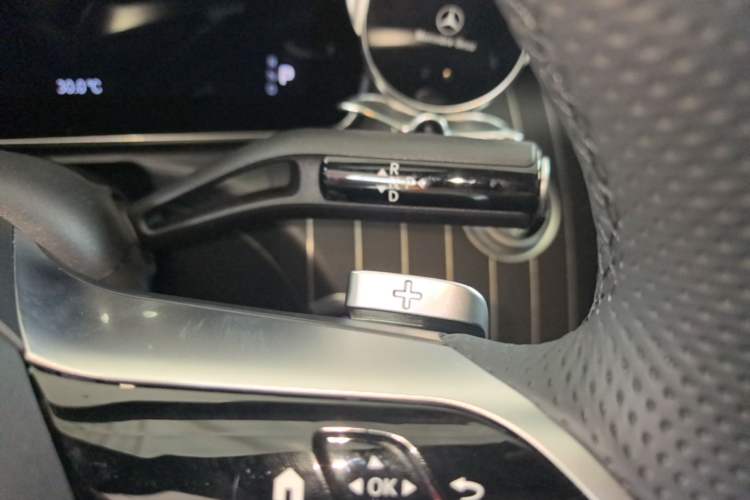 Used Mercedes-Benz C-Class 2025 Facelift C 260 L Sport Edition Gear Lever