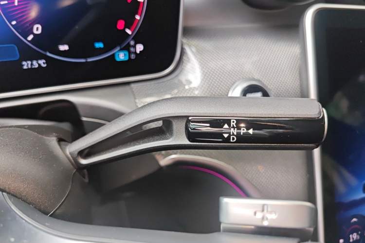 Used Mercedes-Benz C-Class 2025 C 260 L Sport Edition Gear Lever