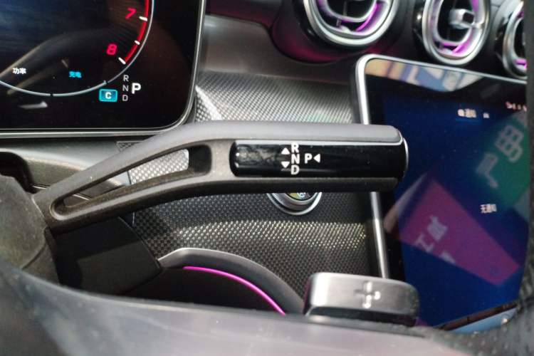 Used Mercedes-Benz C-Class 2025 C 260 L Sport Edition Gear Lever