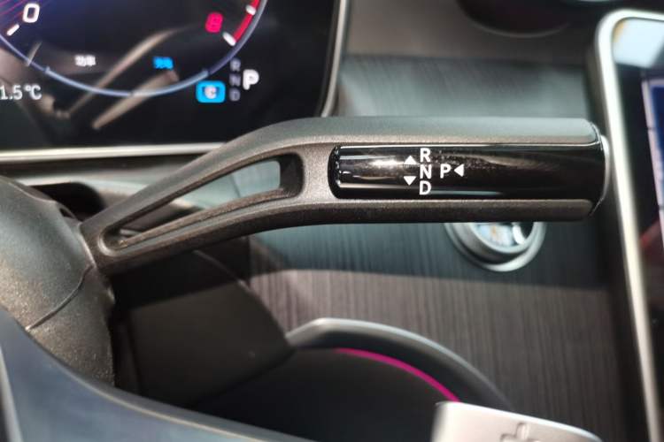 Used Mercedes-Benz C-Class 2025 Refresh C 200 L Sport Edition Gear Lever