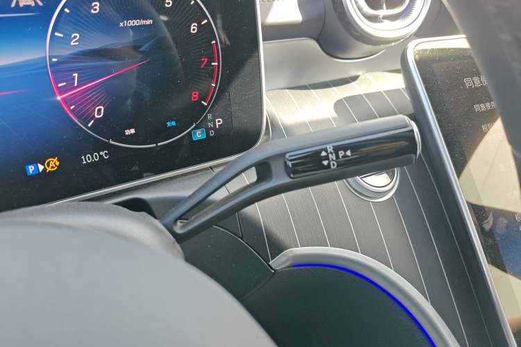 Used Mercedes-Benz C-Class 2025 C 260 L Obsidian Night Sport Edition Gear Lever