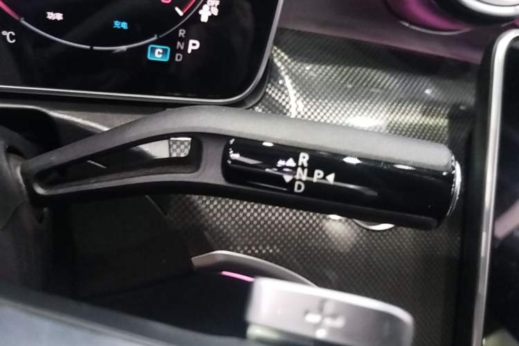 Used Mercedes-Benz C-Class 2025 Facelift C 260 L Sport Edition Gear Lever