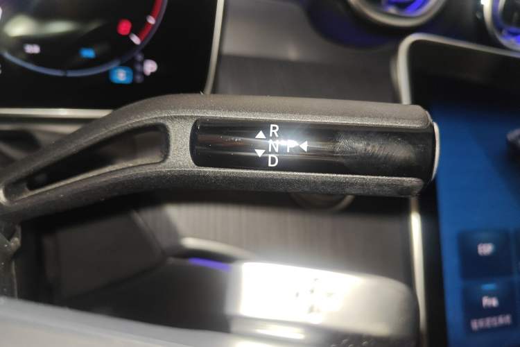 Used Mercedes-Benz C-Class 2025 C 260 L Sport Edition Gear Lever