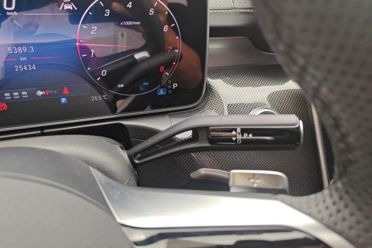 Used Mercedes-Benz C-Class 2025 C 260 L Sport Edition Gear Lever