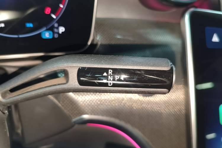 Used Mercedes-Benz C-Class 2025 Facelift C 260 L Sport Edition Gear Lever