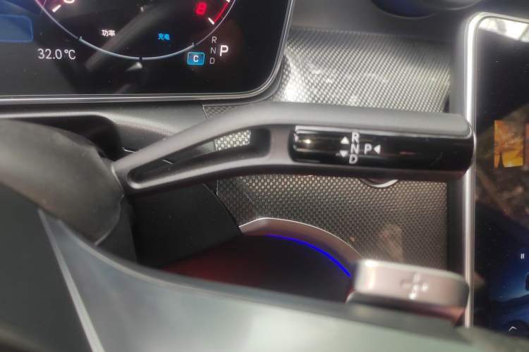 Used Mercedes-Benz C-Class 2025 C 260 L Sport Edition Gear Lever
