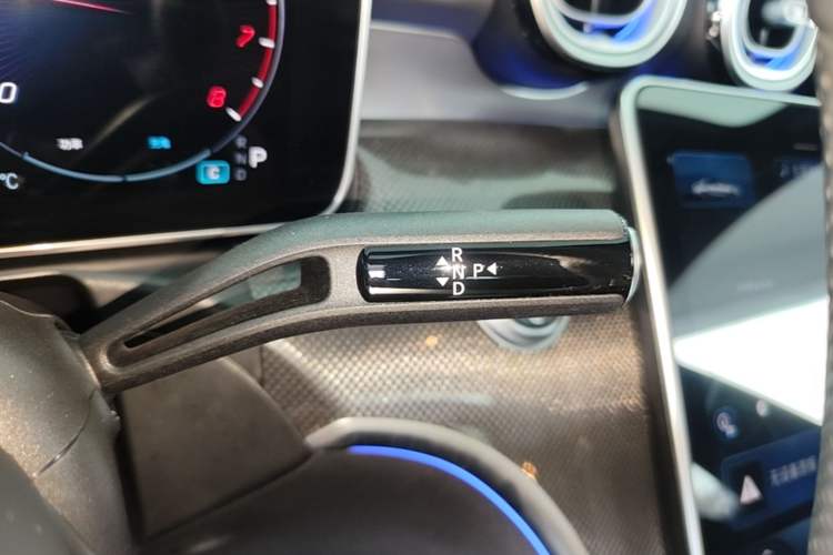 Used Mercedes-Benz C-Class 2025 C 260 L Obsidian Night Sport Edition Gear Lever