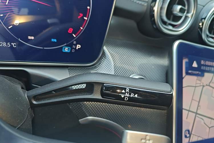 Used Mercedes-Benz C-Class 2025 C 260 L Sport Edition Gear Lever