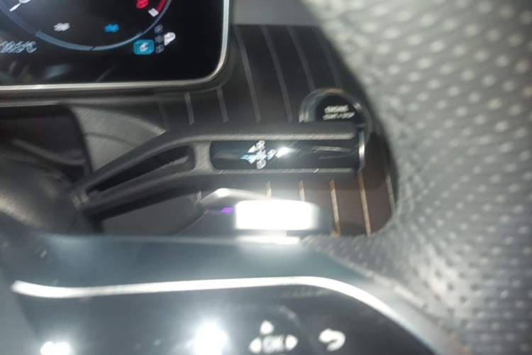 Used Mercedes-Benz C-Class 2025 C 260 L Obsidian Night Sport Edition Gear Lever