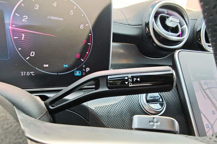 Used Mercedes-Benz C-Class 2025 C 260 L Sport Edition Gear Lever