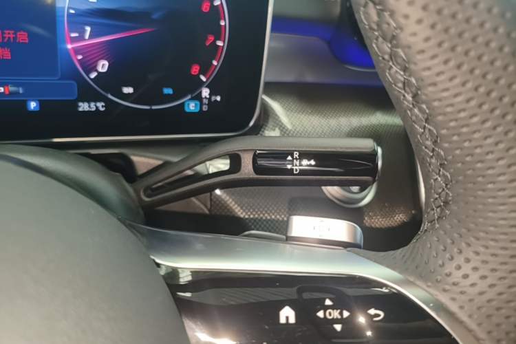 Used Mercedes-Benz C-Class 2025 Facelift C 260 L Sport Edition Gear Lever