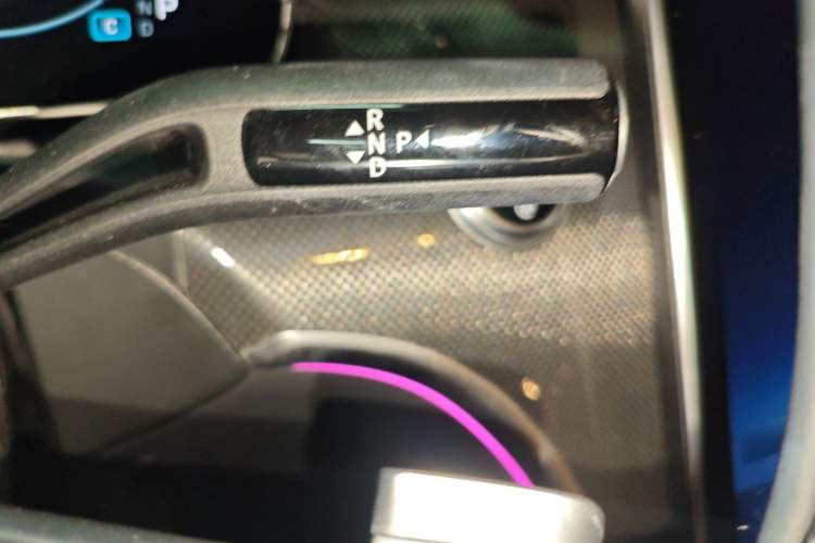 Used Mercedes-Benz C-Class 2025 Facelift C 260 L Sport Edition Gear Lever