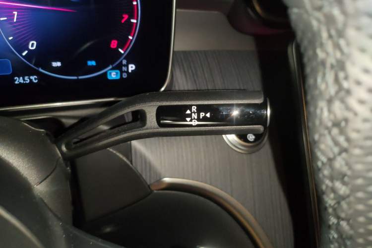 Used Mercedes-Benz C-Class 2025 Refresh C 200 L Sport Edition Gear Lever