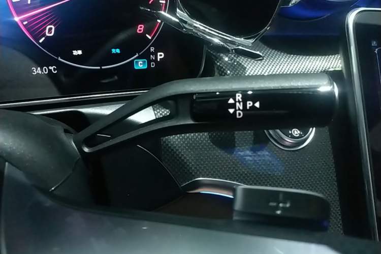 Used Mercedes-Benz C-Class 2025 Facelift C 260 L Sport Edition Gear Lever