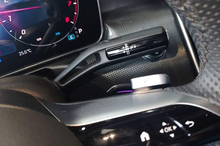 Used Mercedes-Benz C-Class 2025 C 260 L Obsidian Night Sport Edition Gear Lever