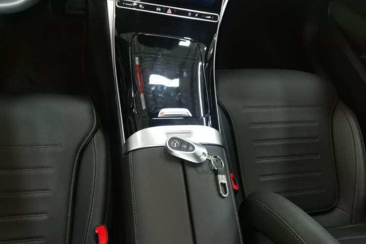 Used Mercedes-Benz C-Class 2025 C 260 L Obsidian Night Sport Edition Gear Lever