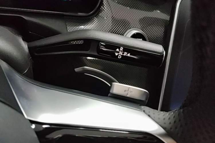 Used Mercedes-Benz C-Class 2025 Refresh C 260 L Night Edition Sports Version Gear Lever