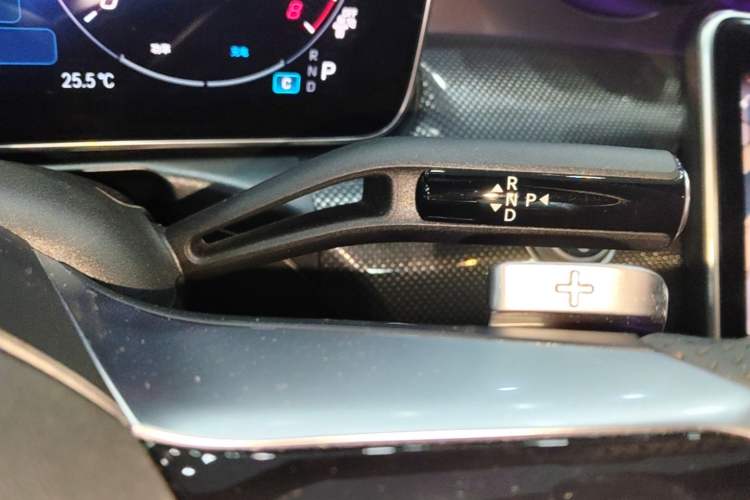 Used Mercedes-Benz C-Class 2025 Facelift C 260 L Sport Edition Gear Lever