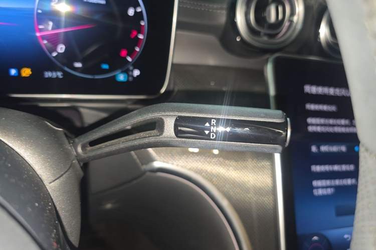 Used Mercedes-Benz C-Class 2025 Facelift C 260 L Sport Edition Gear Lever